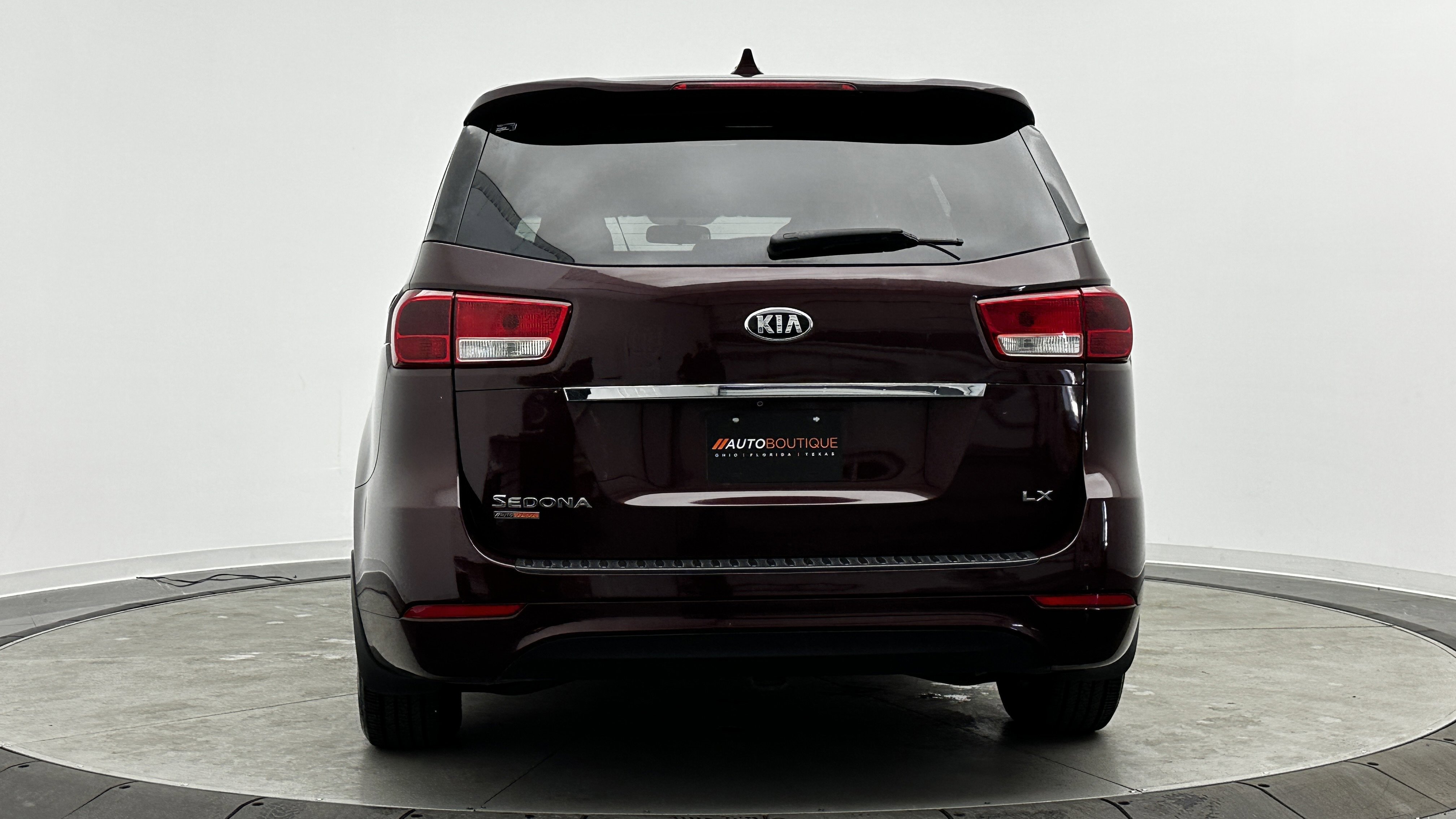 Used 2018 Kia Sedona LX image 6