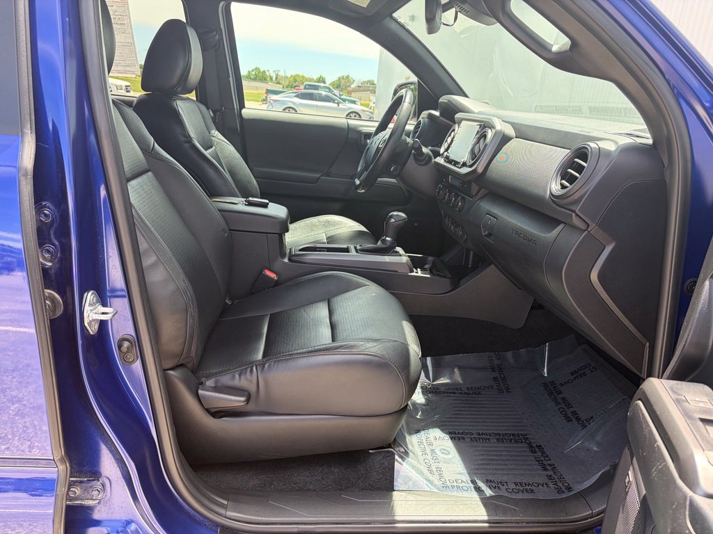 Used 2023 Toyota Tacoma TRD Off-Road w/ TRD Premium Off Road Package AWD/4WD image 23