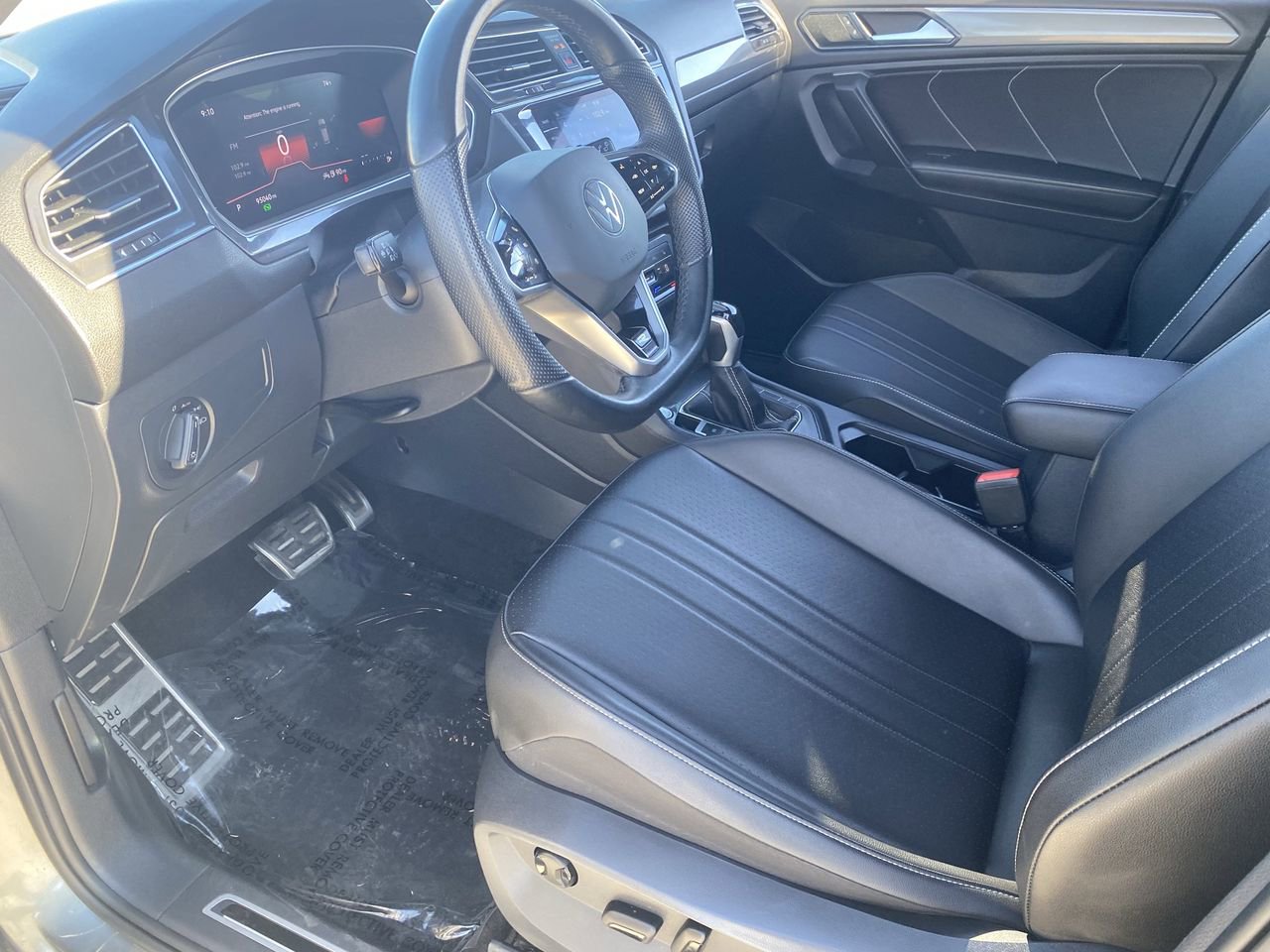 Used 2023 Volkswagen Tiguan SE R-Line image 19