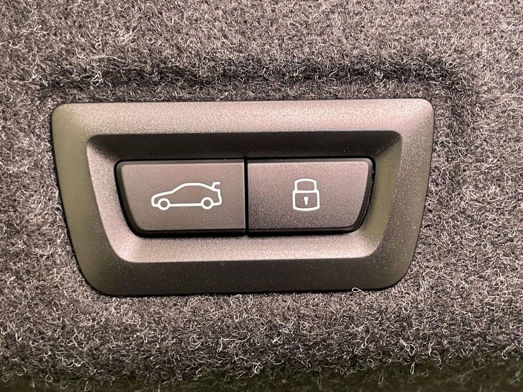 New 2026 BMW 550e xDrive AWD/4WD image 18
