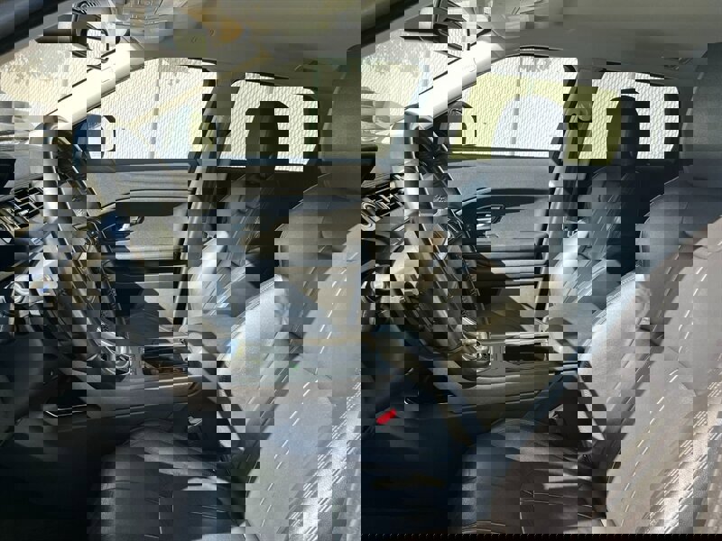 Used 2018 Land Rover Range Rover Evoque SE image 19