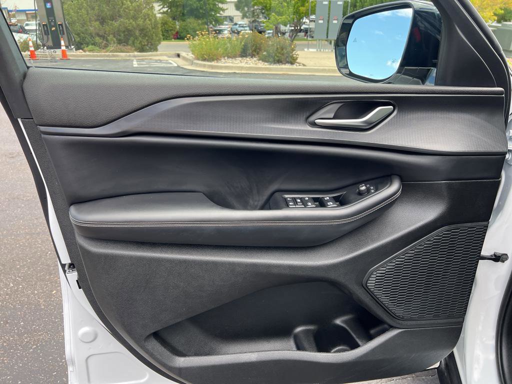 Certified 2023 Jeep Grand Cherokee Altitude image 18