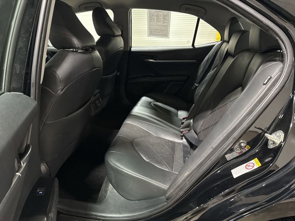 Used 2018 Toyota Camry XLE FWD image 22