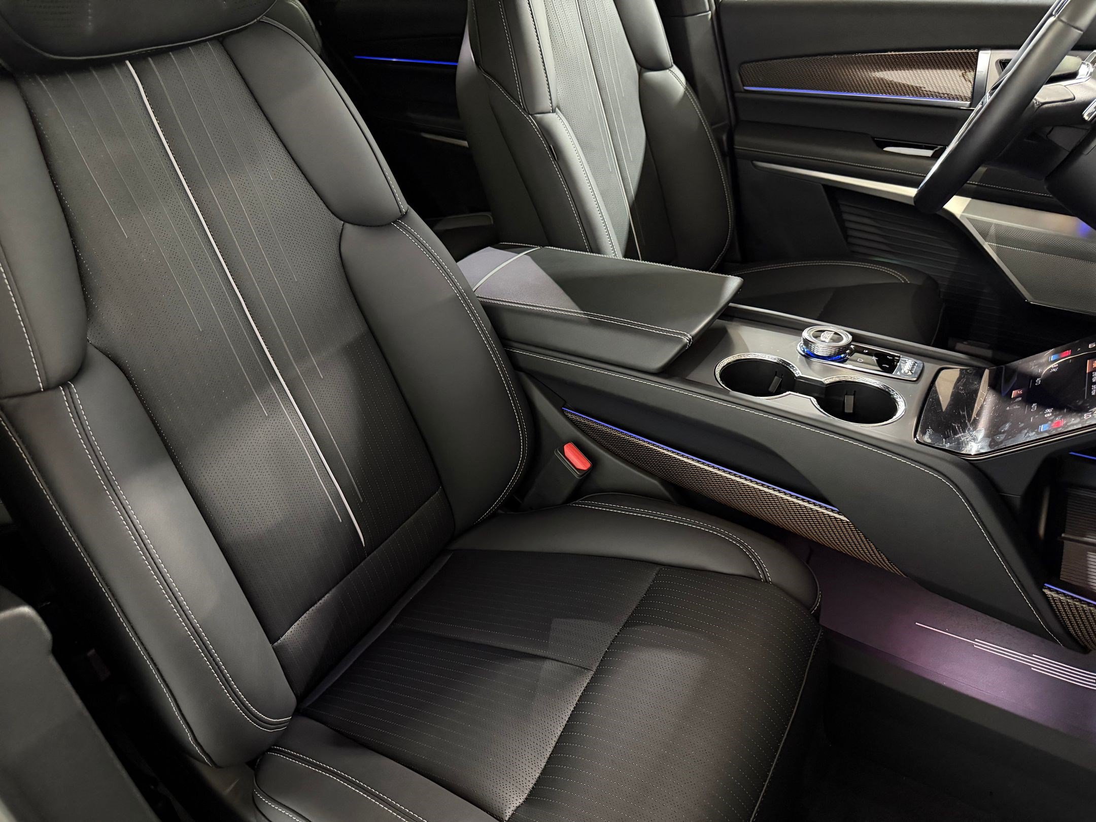New 2026 Cadillac Vistiq Luxury AWD/4WD image 55