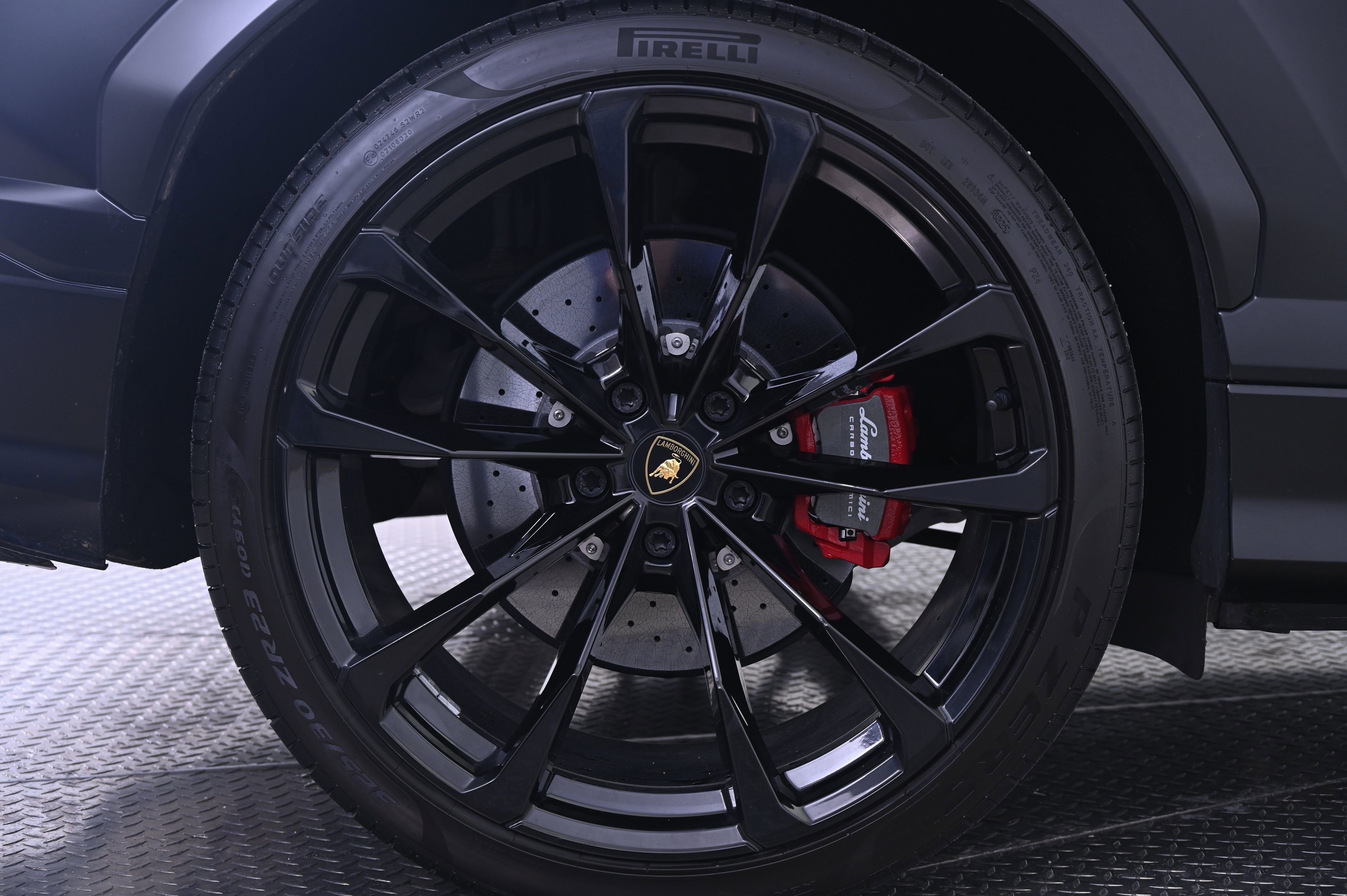 Used 2022 Lamborghini Urus image 13