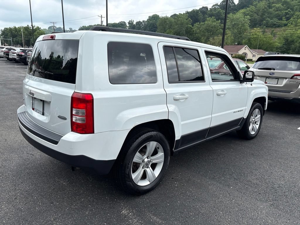 Used 2017 Jeep Patriot Latitude AWD/4WD image 5