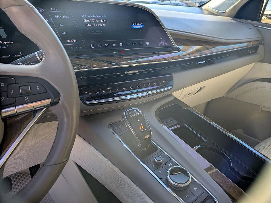 Used 2023 Cadillac Escalade Sport Platinum w/ LPO, ONYX Package image 22