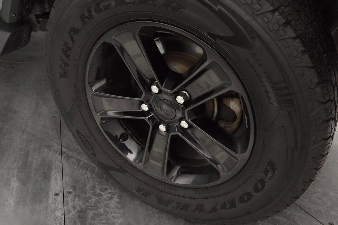 Used 2021 Jeep Wrangler Unlimited Sahara image 35