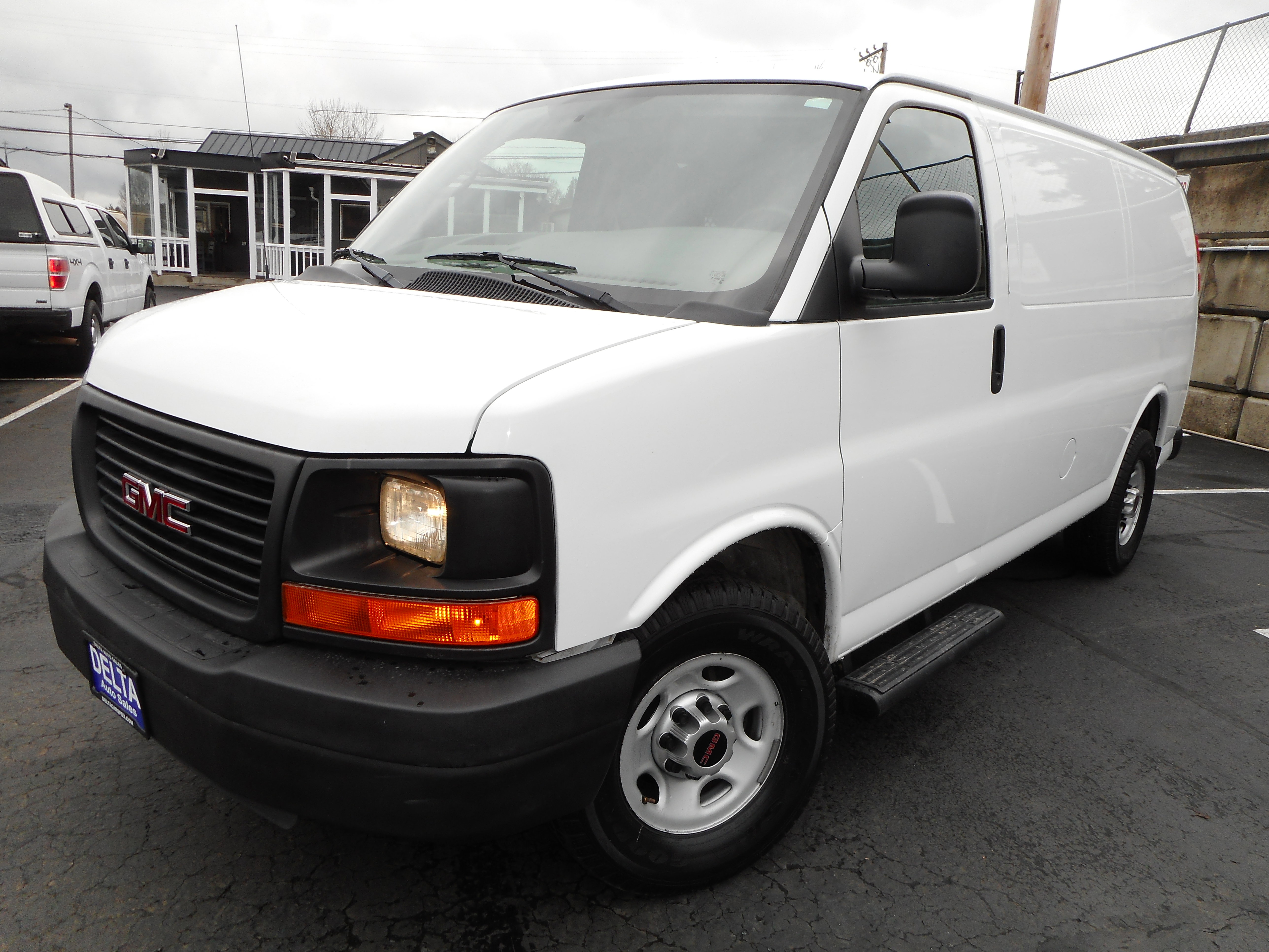 Used 2013 GMC Savana 3500 w/ Power Package image 3