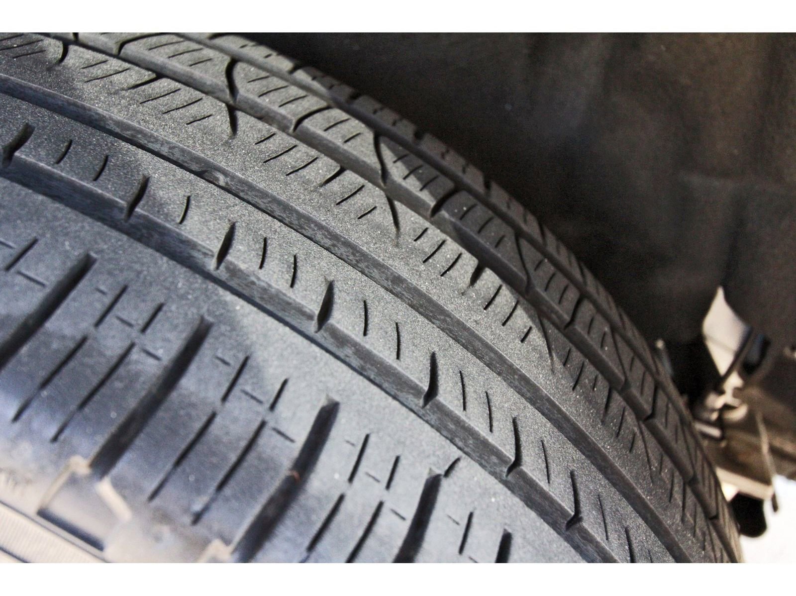 Used 2023 Jeep Grand Cherokee L Limited w/ Black Appearance Package image 31