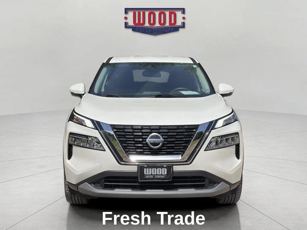Used 2021 Nissan Rogue SV FWD image 2