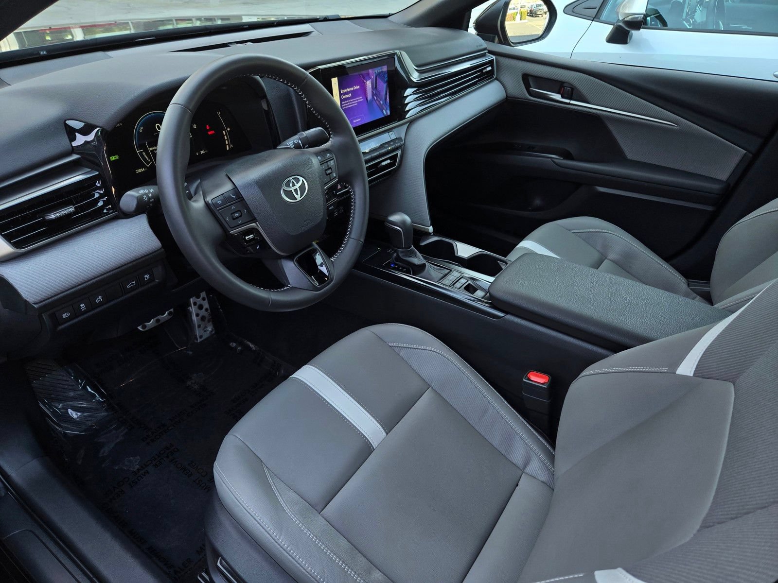 Used 2026 Toyota Camry SE AWD/4WD image 7