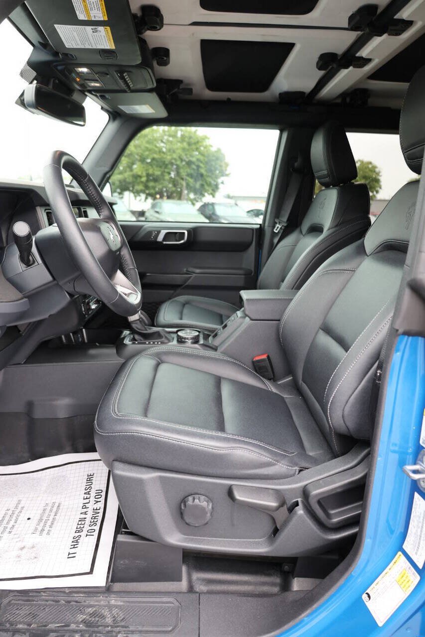 Used 2025 Ford Bronco Badlands AWD/4WD image 13