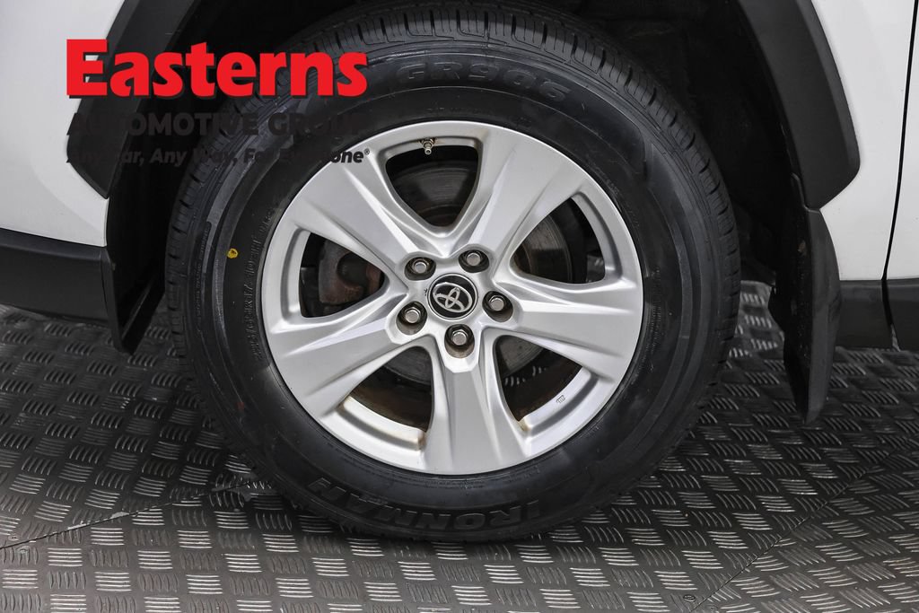 Used 2021 Toyota RAV4 LE w/ Carpet Mat Package (TMS) AWD/4WD image 32