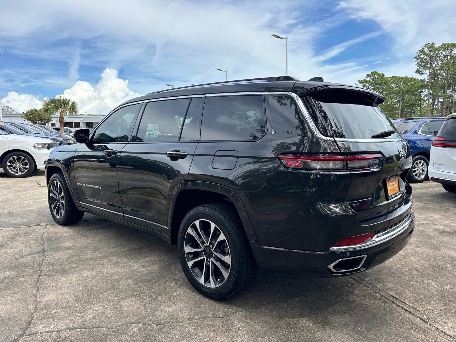 Certified 2022 Jeep Grand Cherokee L Overland image 5