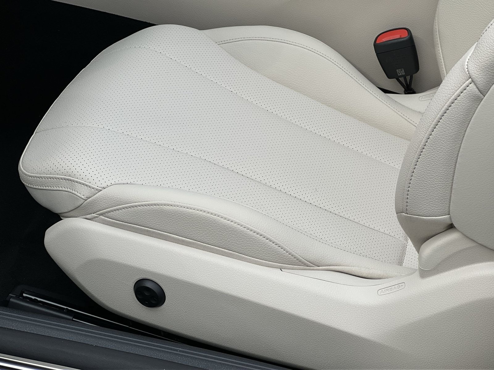 New 2027 Mercedes-Benz CLE 450 4MATIC Cabriolet image 19