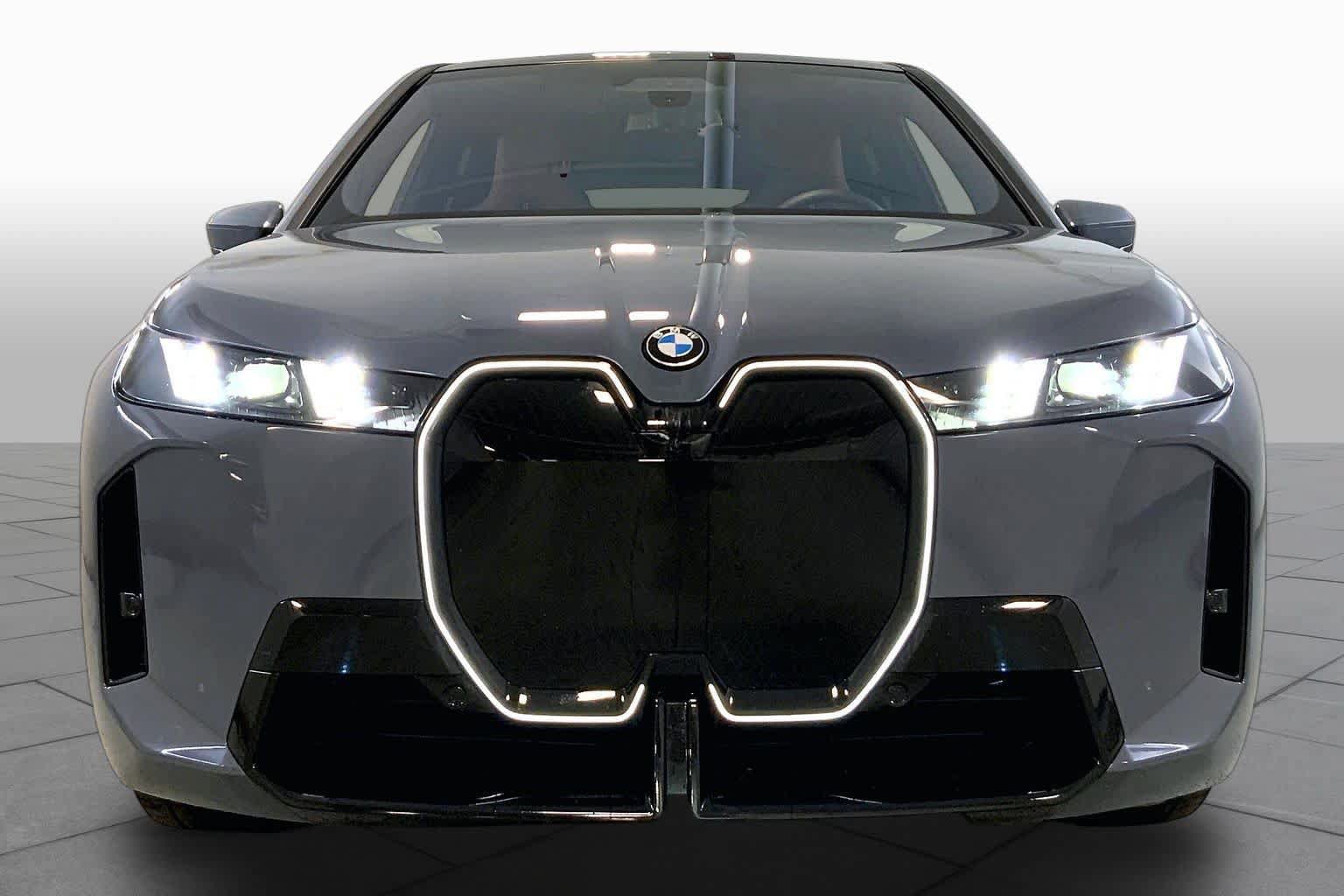 Used 2026 BMW iX xDrive45 AWD/4WD image 3