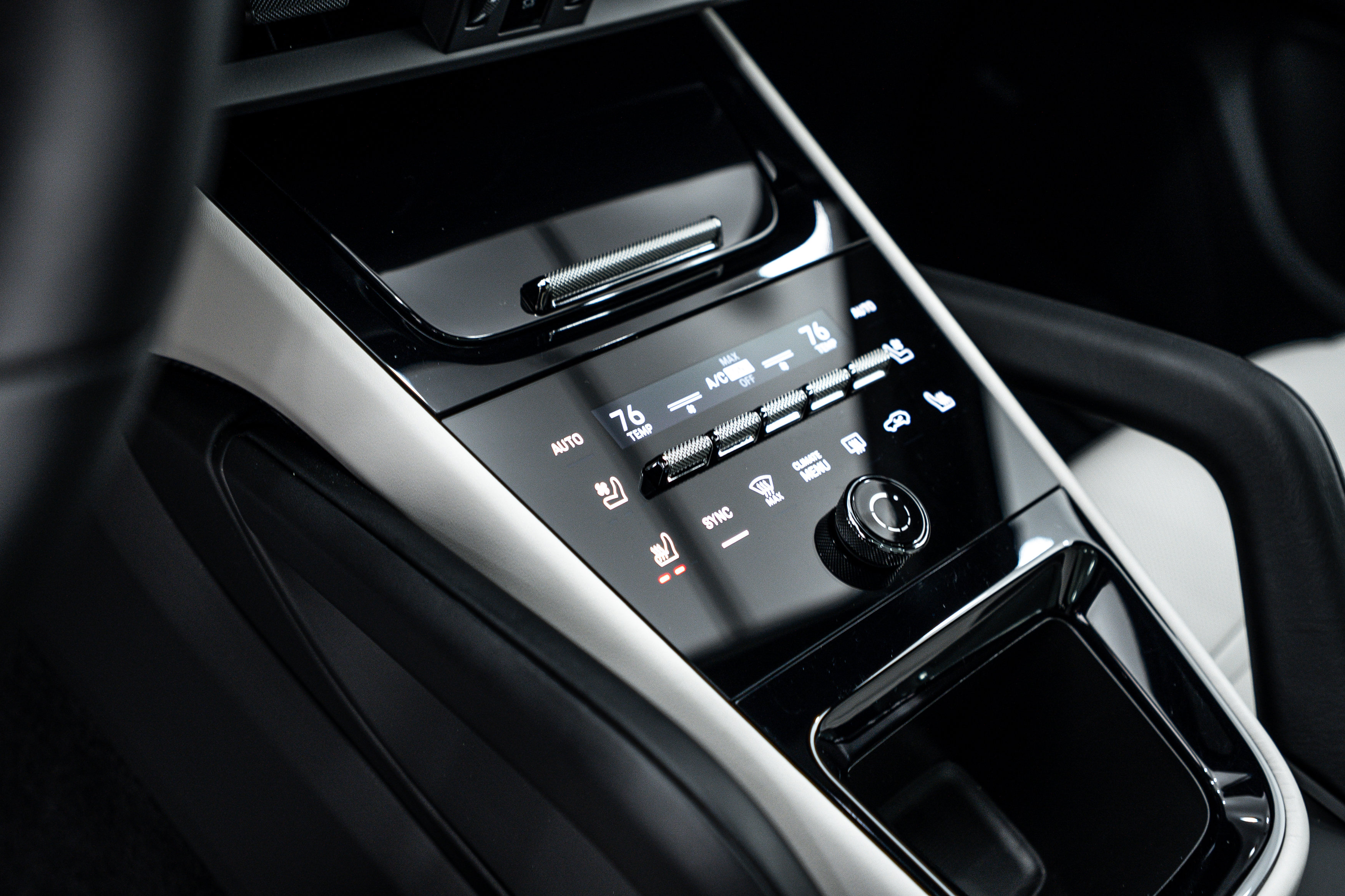 Certified 2025 Porsche Cayenne S image 15