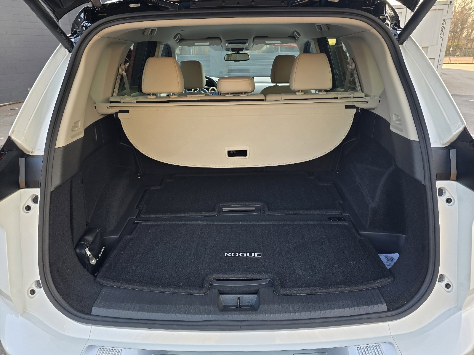 Used 2024 Nissan Rogue SL image 25