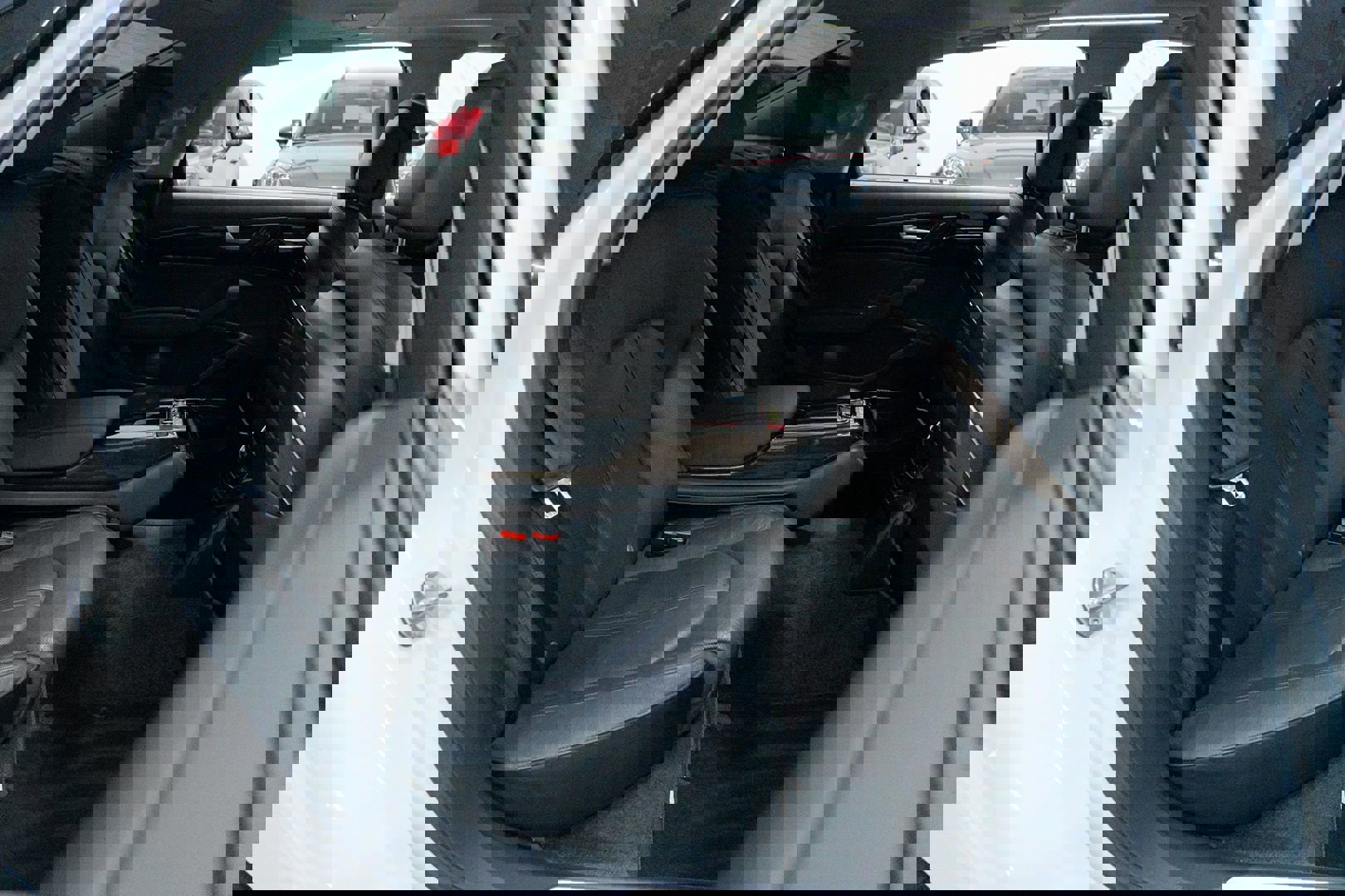 Used 2015 Audi A8 L TDI w/ Premium Package image 25