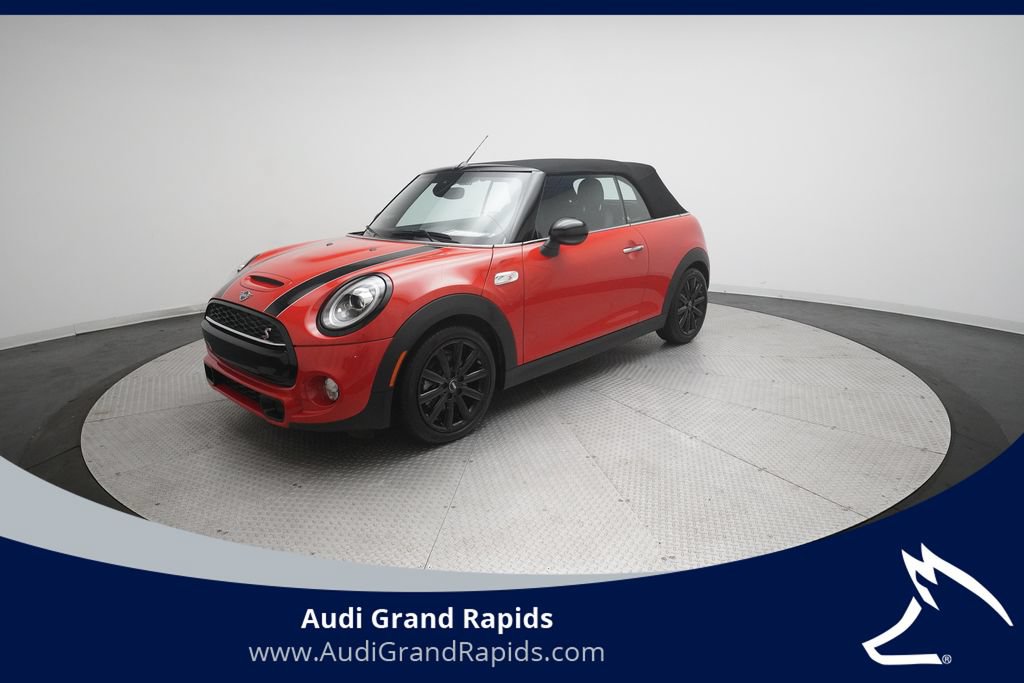 Used 2019 MINI Cooper S w/ Premium Package FWD image 1