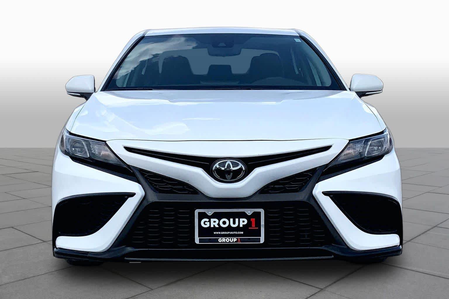 Used 2023 Toyota Camry SE FWD image 4