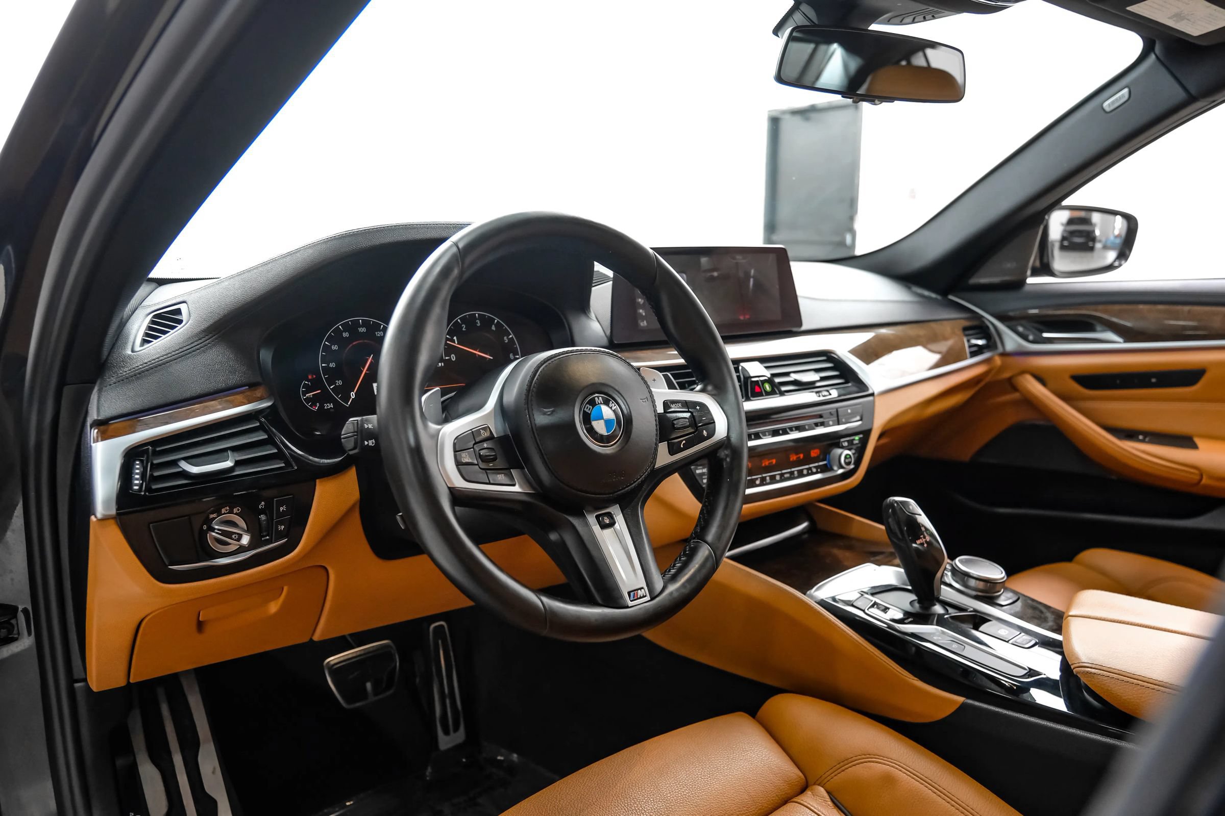 Used 2019 BMW M550i xDrive w/ Premium Package 2 AWD/4WD image 18