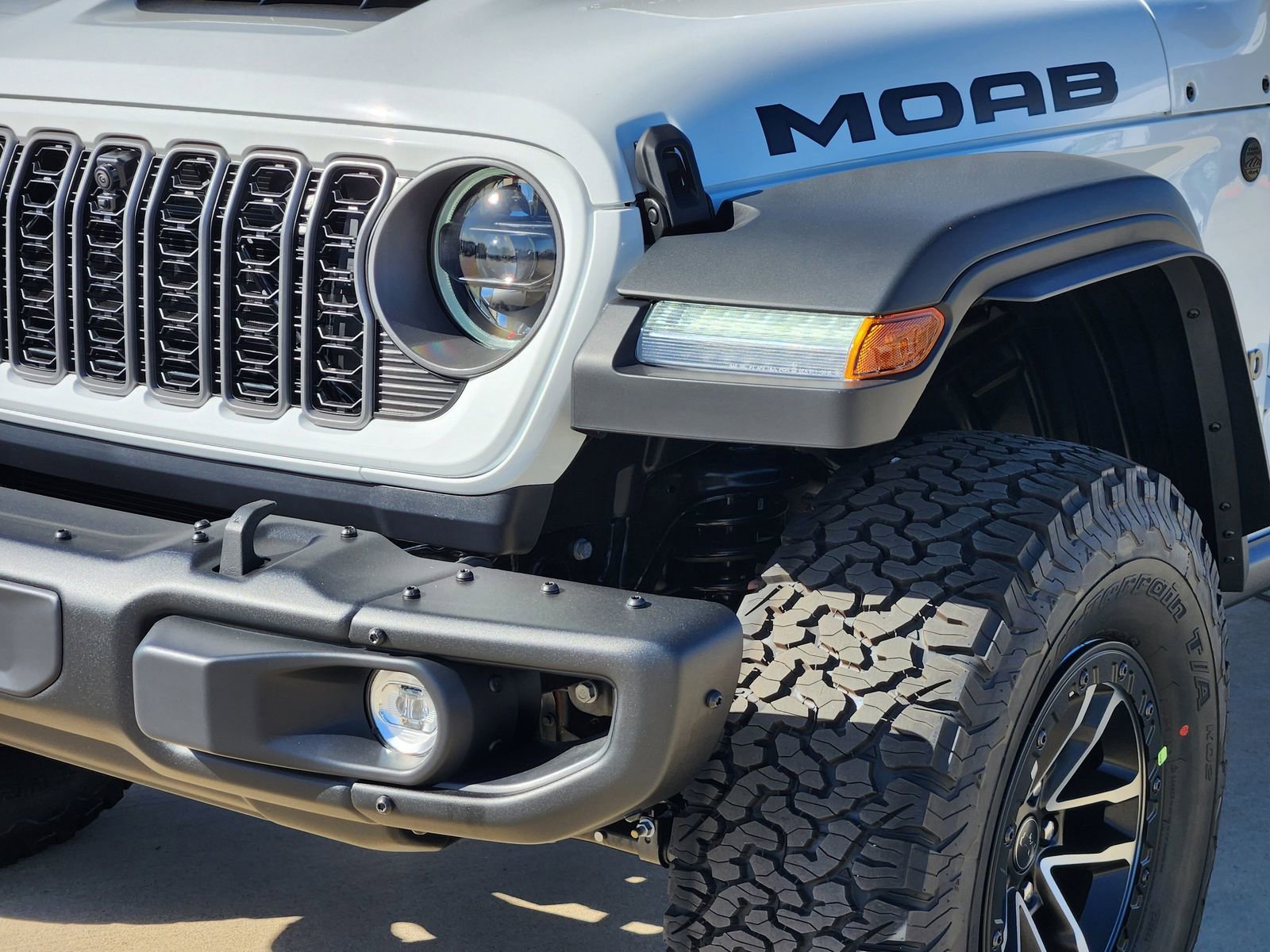 New 2026 Jeep Wrangler Unlimited Rubicon 392 w/ Quick Order Package 27X Moab AWD/4WD image 9