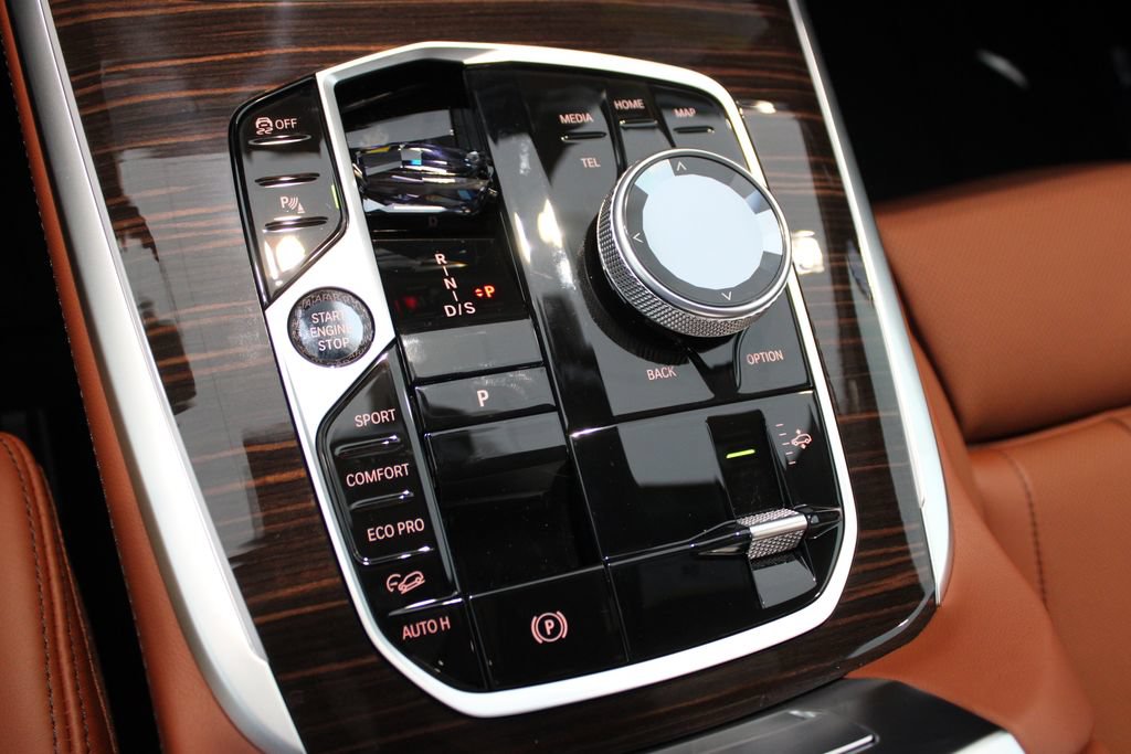 New 2027 BMW X7 M60i AWD/4WD image 15