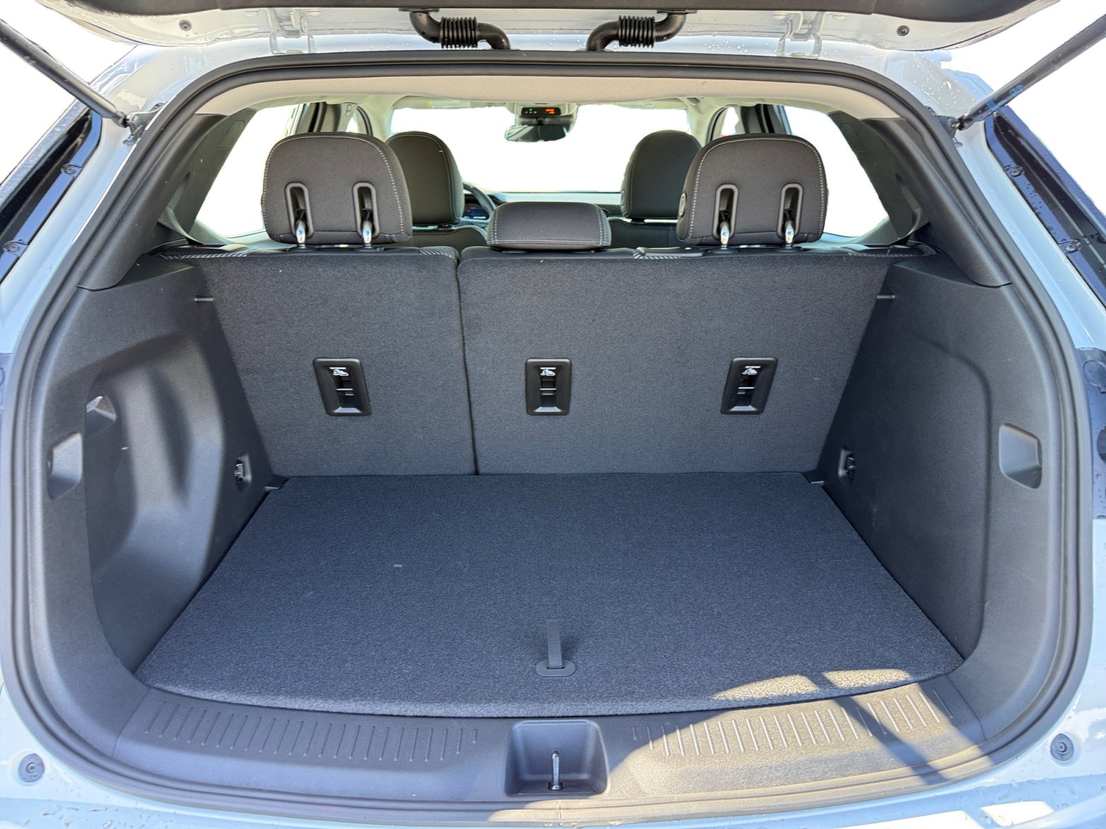 New 2027 Chevrolet Bolt LT w/ Comfort Package image 17