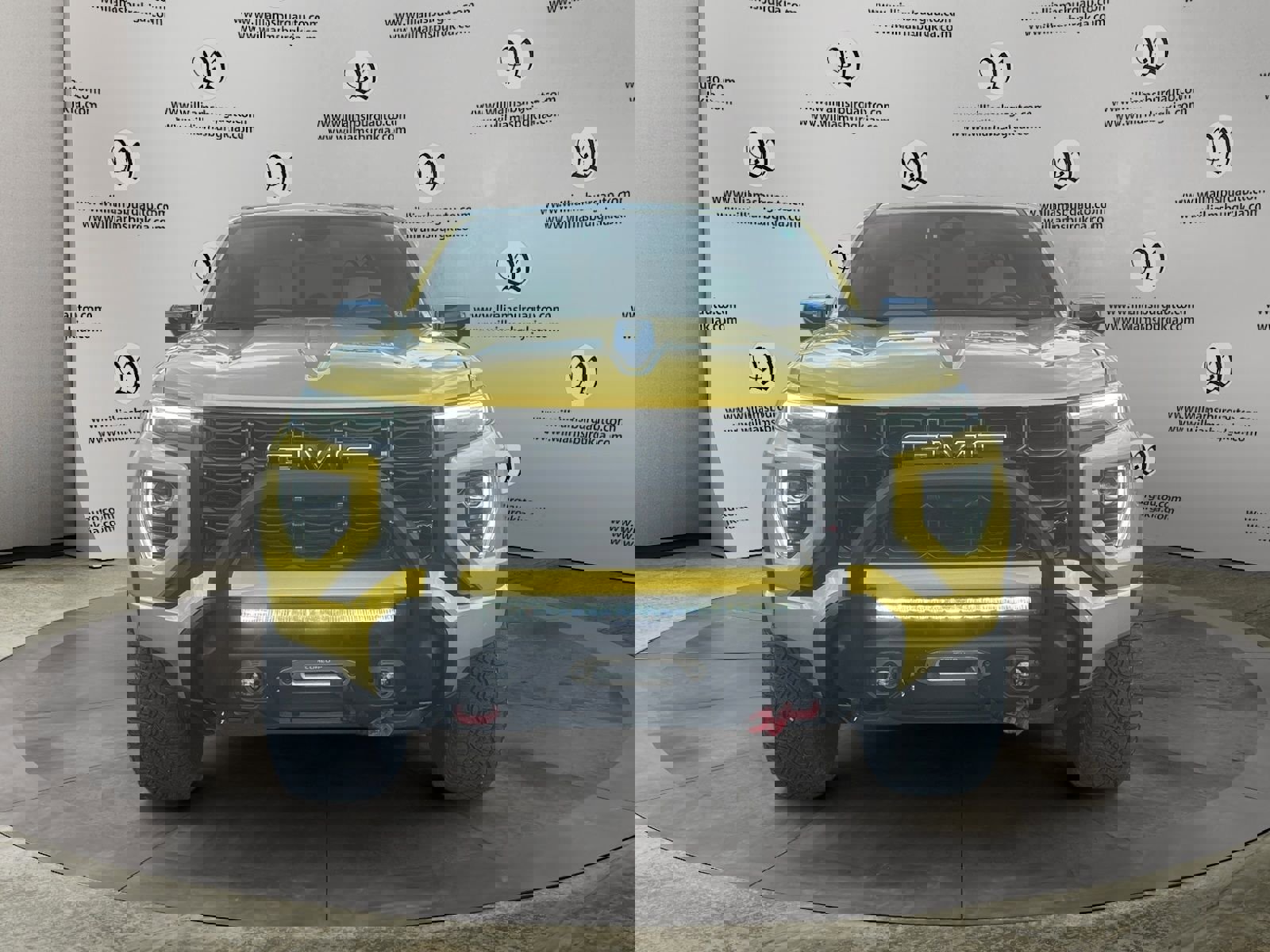 Used 2023 GMC Canyon AT4X w/ Edition 1 AWD/4WD image 8