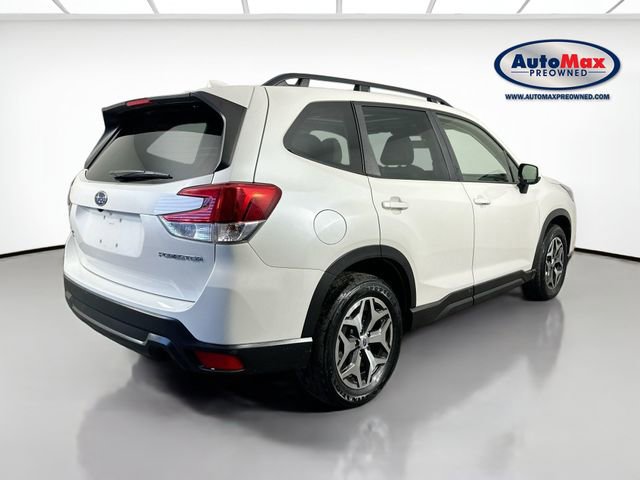 Used 2022 Subaru Forester Premium image 2