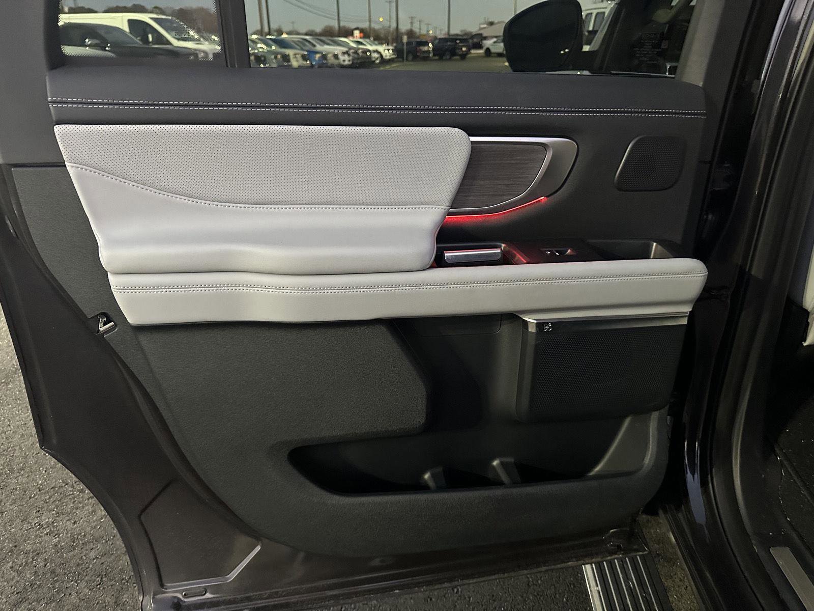 Used 2025 Ford Expedition Max Platinum w/ Platinum Ultimate Package image 23