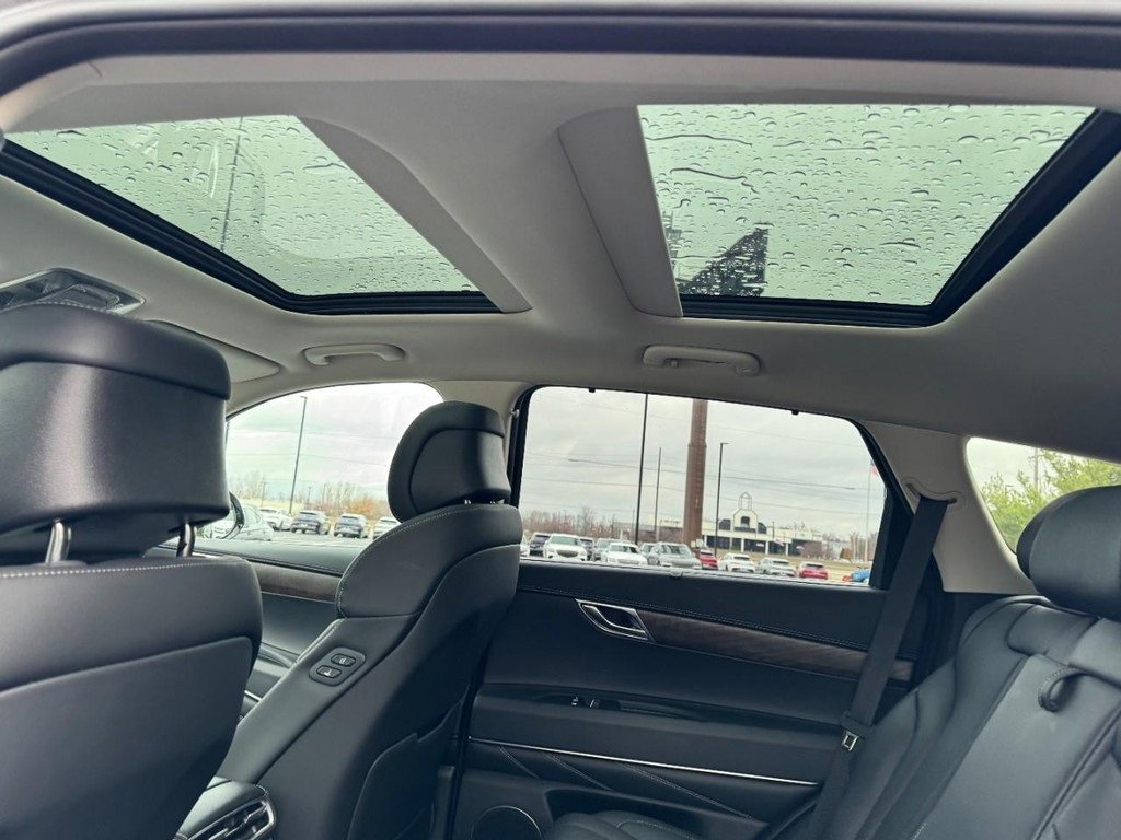 Certified 2025 Genesis GV80 2.5T Select image 11