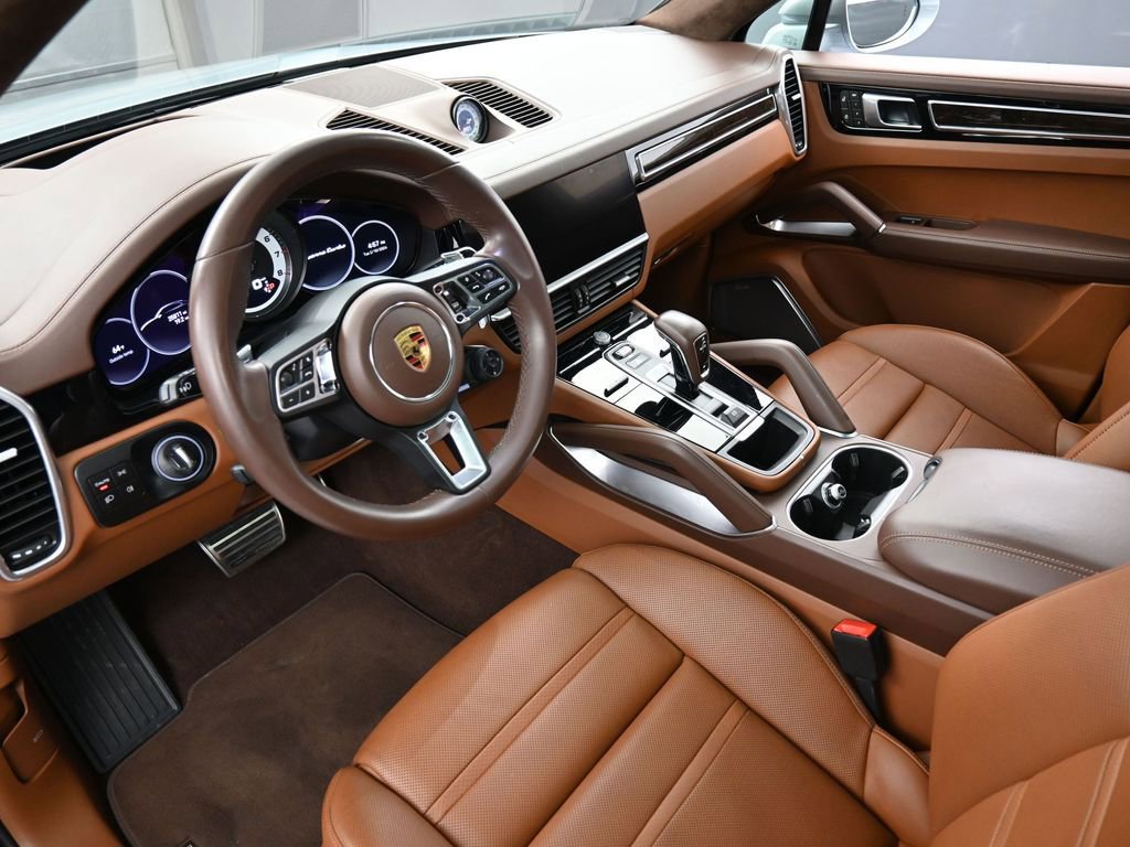 Certified 2023 Porsche Cayenne Turbo image 4