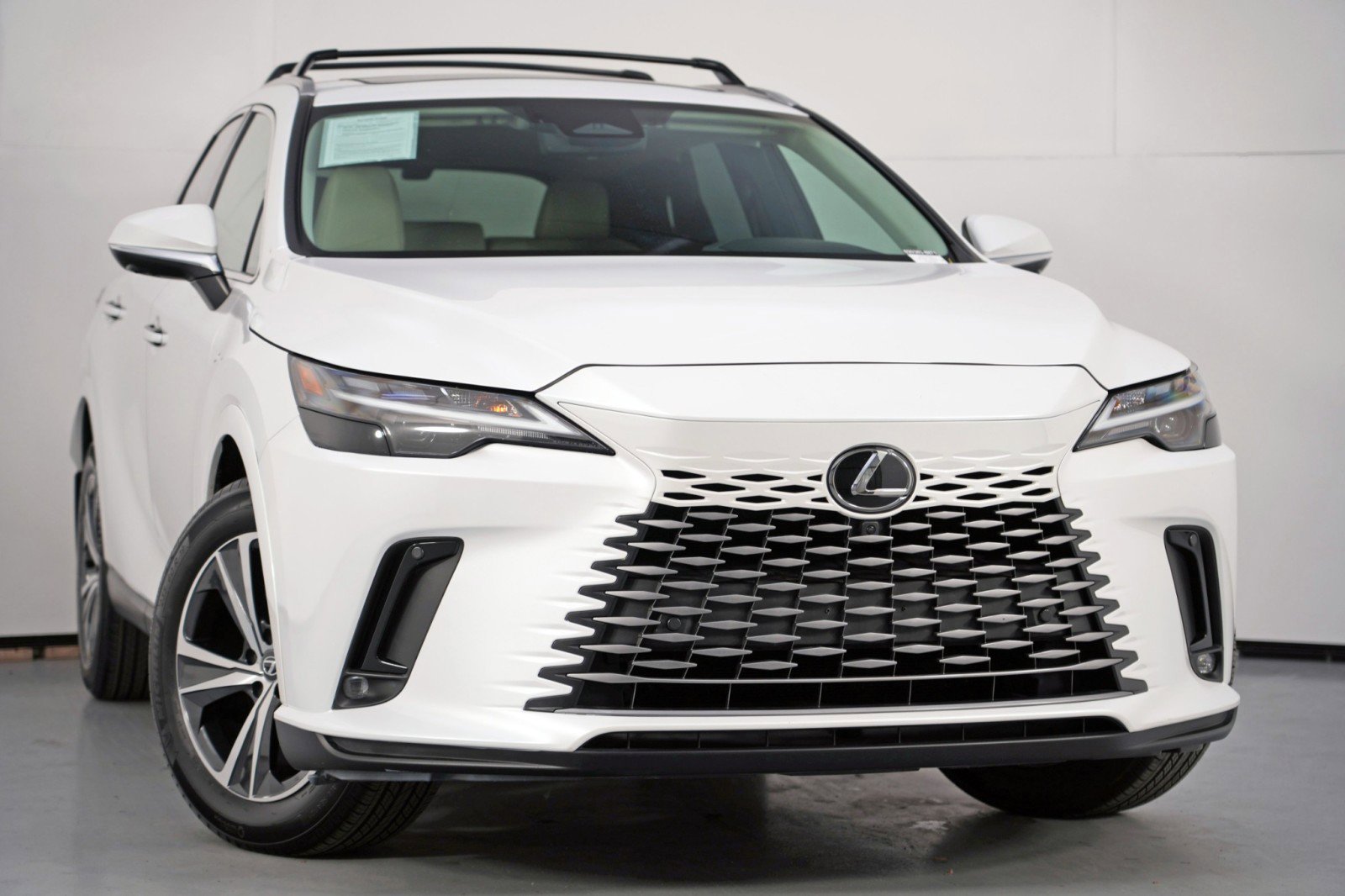 Used 2023 Lexus RX 350 Premium image 4