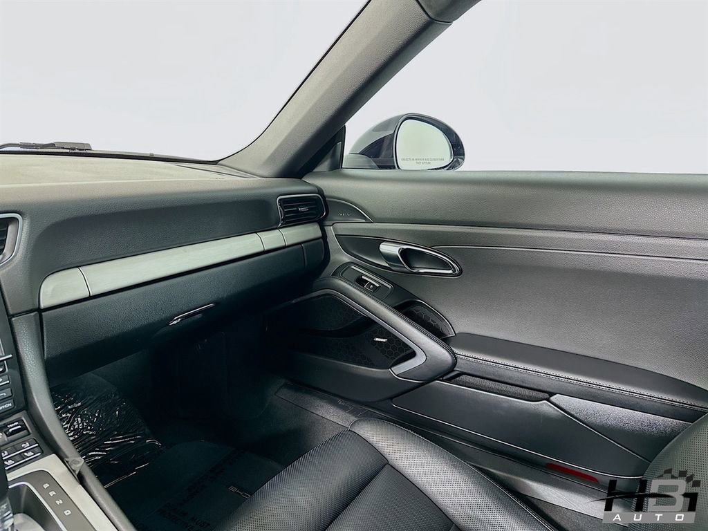 Used 2015 Porsche 911 Carrera image 17