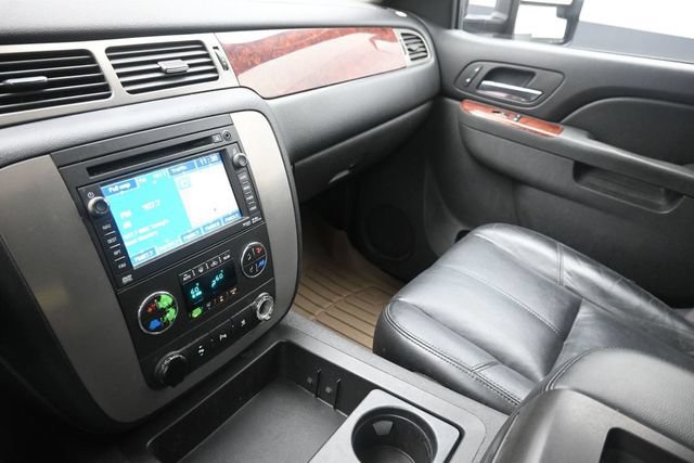 Used 2010 GMC Yukon XL SLT AWD/4WD image 31