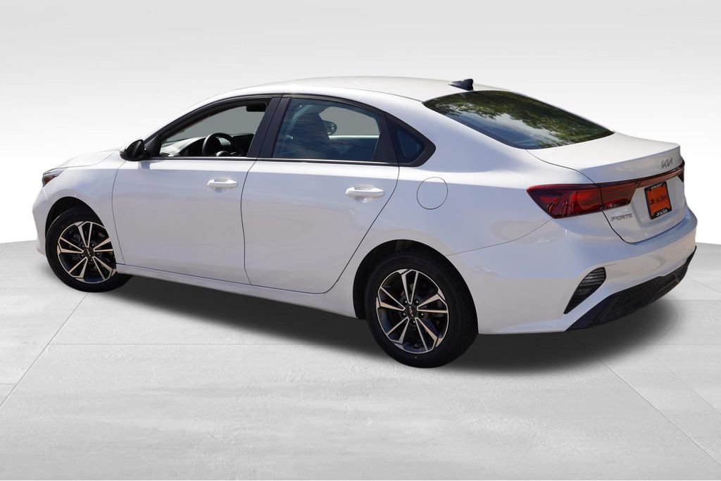 Certified 2024 Kia Forte LXS w/ LXS Technology Package FWD image 8