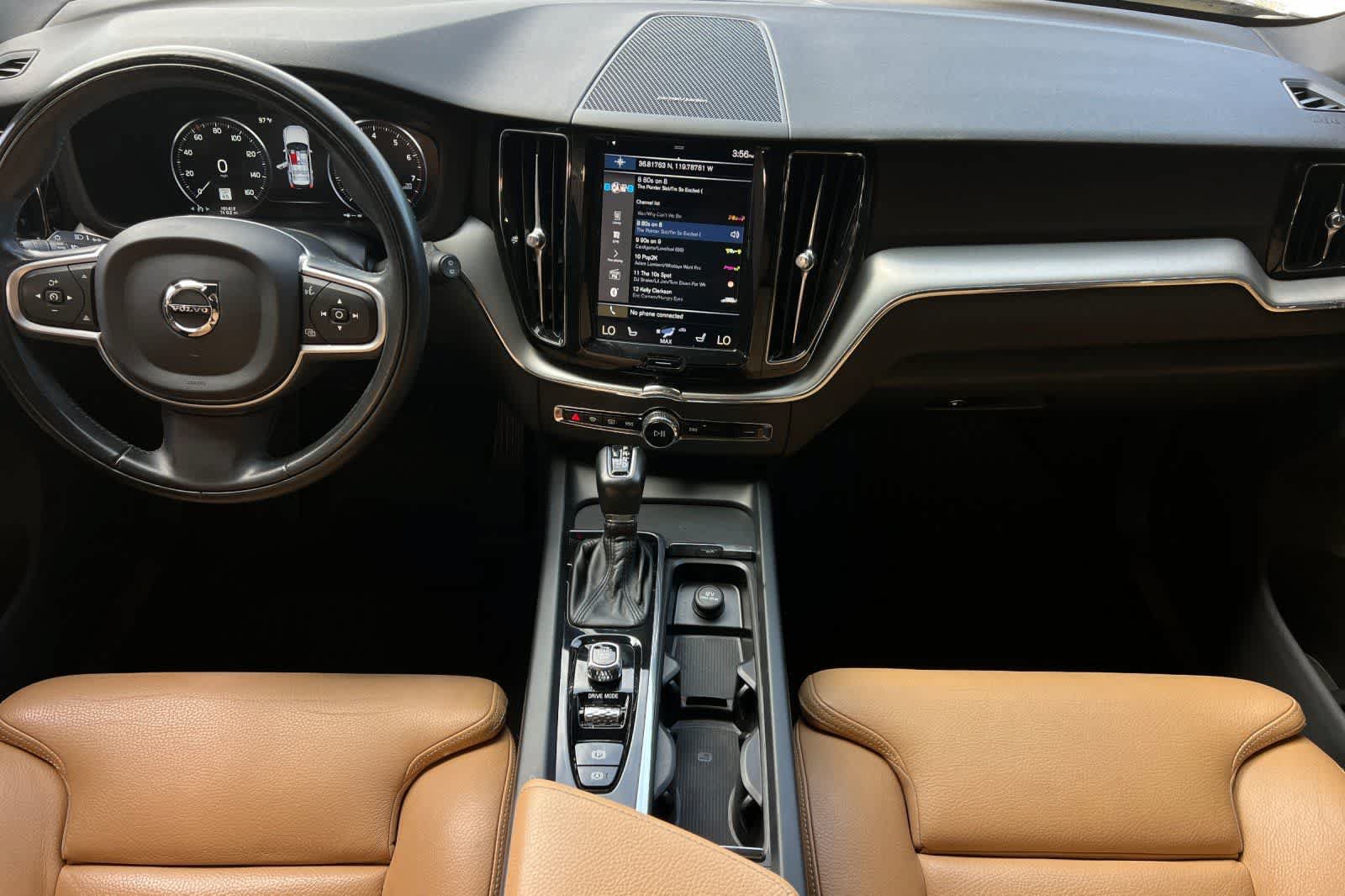 Used 2019 Volvo XC60 T6 Momentum w/ Multimedia Package AWD/4WD image 4
