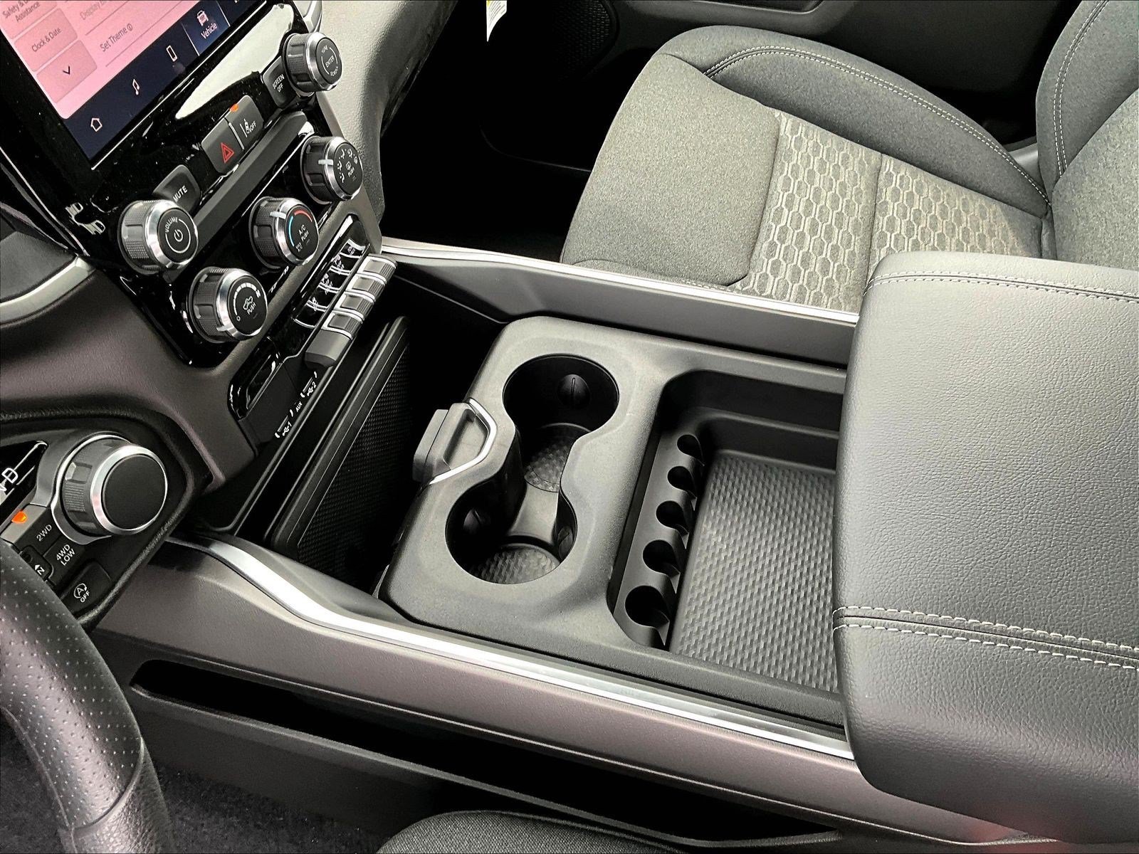 New 2026 RAM 1500 Express AWD/4WD image 12