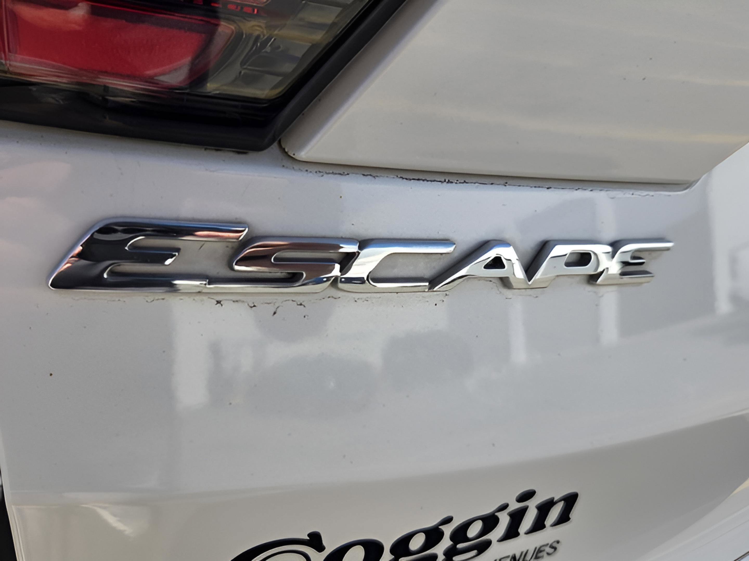 Used 2018 Ford Escape SEL w/ Ford Safe & Smart Package image 27