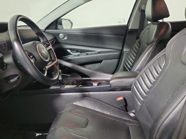 Used 2023 Hyundai Elantra Limited FWD image 18