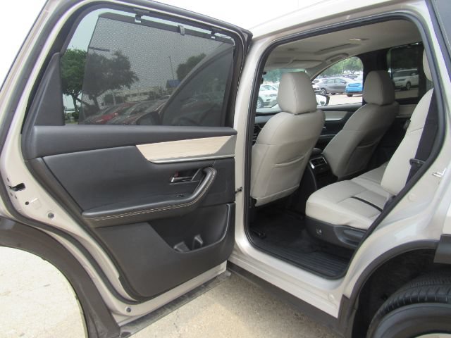 Used 2024 MAZDA CX-90 Plug-In Hybrid w/ Preferred AWD/4WD image 19