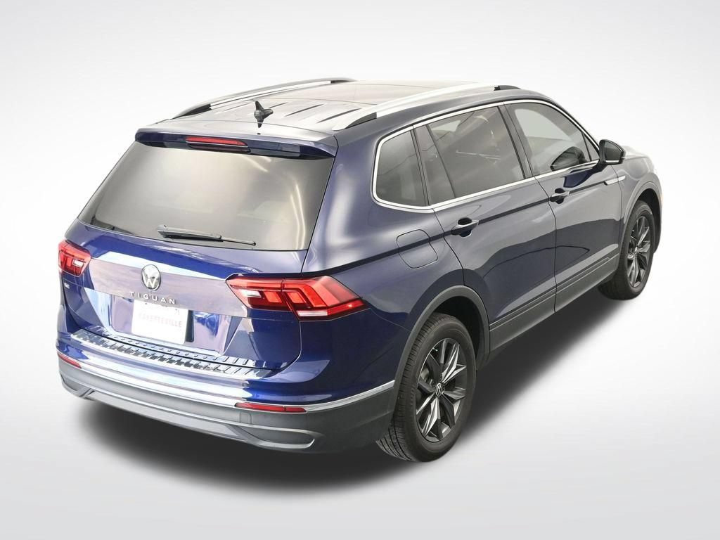 Used 2023 Volkswagen Tiguan SE w/ Panoramic Sunroof Package FWD image 26
