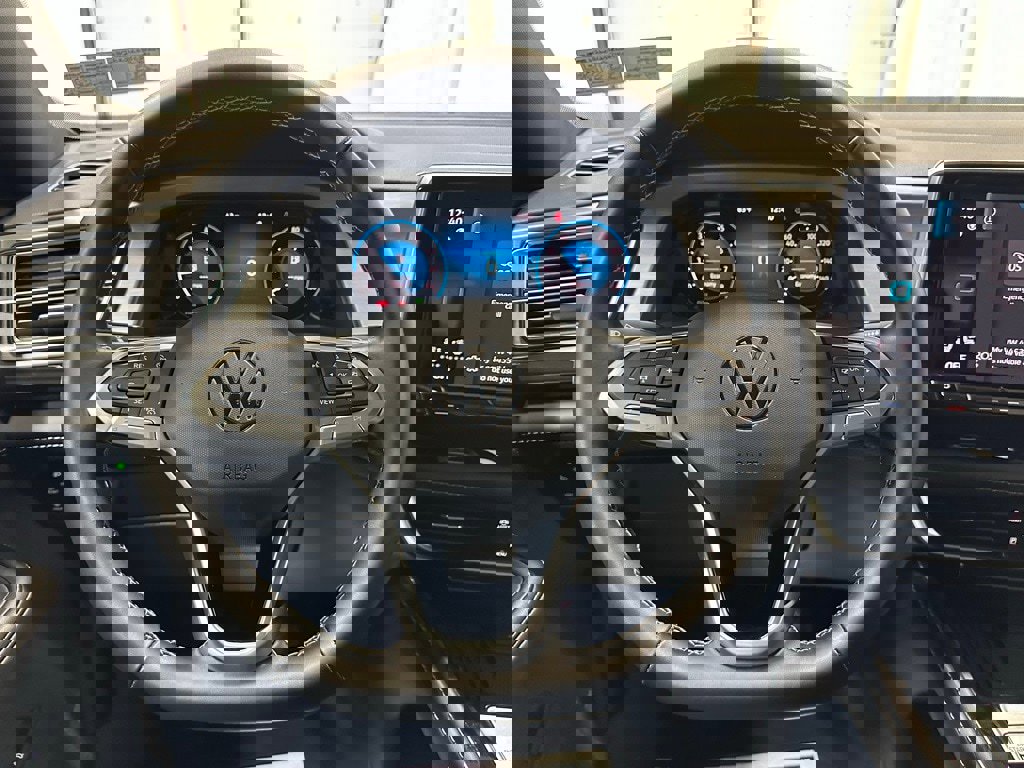 Used 2025 Volkswagen Atlas Cross Sport SE image 18