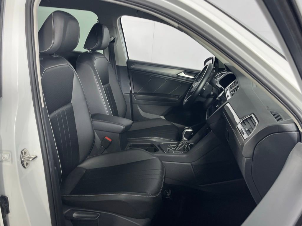 Used 2024 Volkswagen Tiguan Wolfsburg Edition image 31