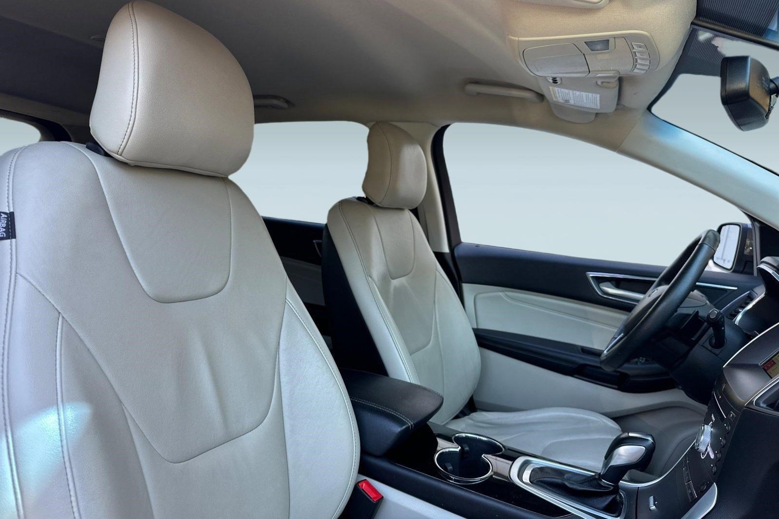 Used 2018 Ford Edge Titanium image 31