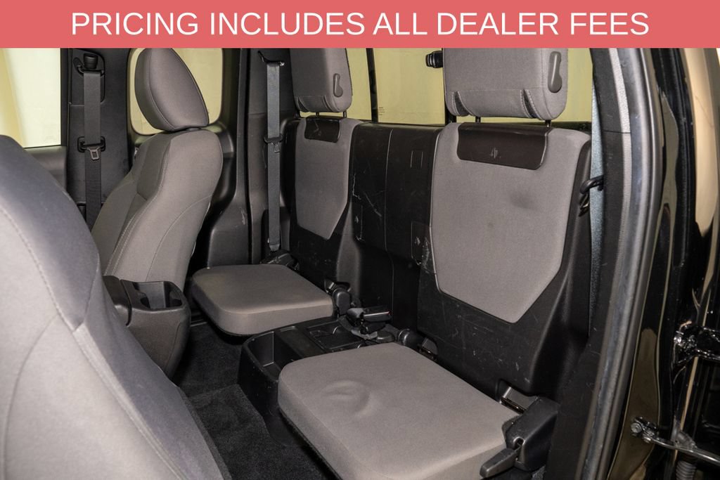 Used 2021 Toyota Tacoma SR5 w/ SR5 Appearance Package (SM) AWD/4WD image 7