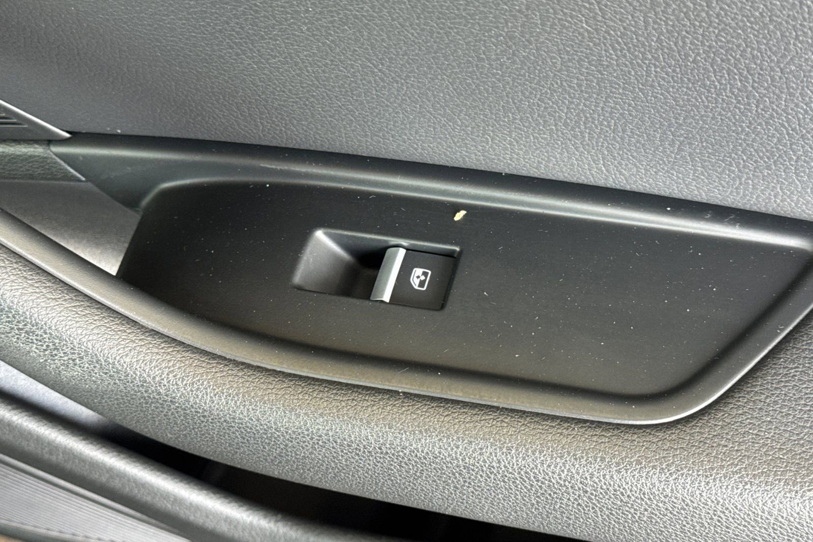 Used 2017 Audi A4 2.0T Premium Plus w/ Premium Plus Package FWD image 21